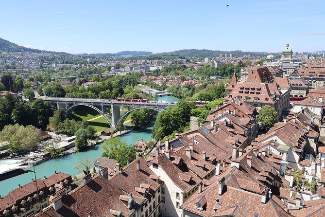 Private Tour of Bern - Sightseeing, Food & Culture with a local - Food and drinks as part of the story