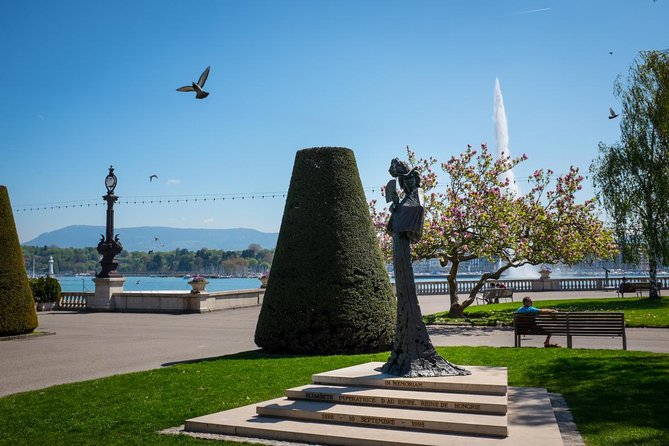 Private Tour : The best of Geneva city tour - Seeing the International District by private vehicle