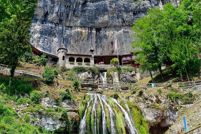 Private Tour to Swiss Capital, Castles & Lakes by Car from Zurich - Oberhofen’s Medieval Setting by the Water