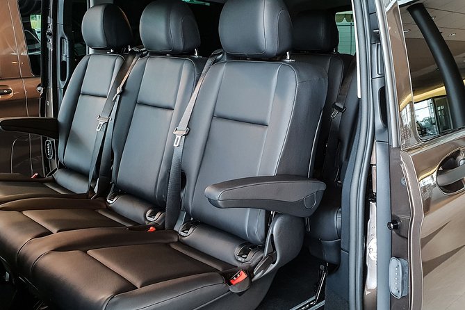 Private Transfer from Grindelwald to Zurich Airport - A private car instead of Swiss rail connections