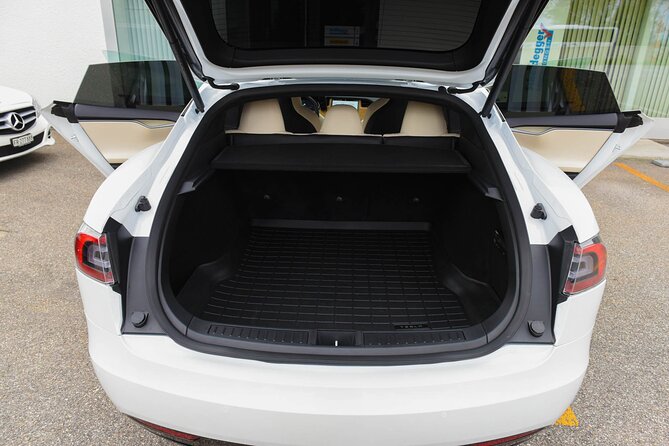 Private transfer from Interlaken to Zurich Airport - Family travel, winter gear, and luggage rules