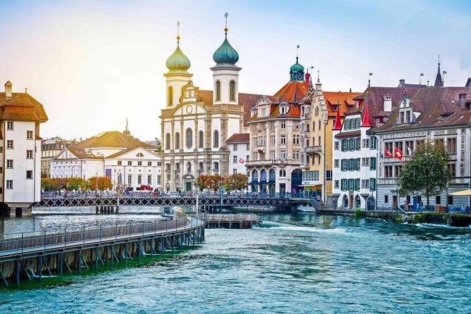 Private Transfer: Lucerne to Zurich Airport ZRH by Luxury Van - A one-hour route with no sightseeing stops