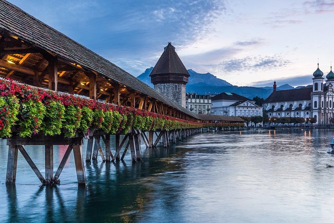 Private Transfer: Zurich Airport ZRH to Lucerne by Luxury Van - Leaving Zurich Airport with help at the terminal