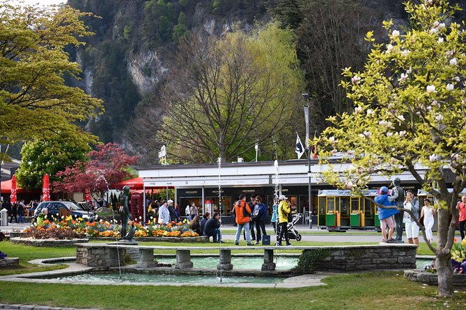 Private Trip from Geneva to the Swiss Capital - Bern & Paragliding in Interlaken - Lunch before the road to Interlaken