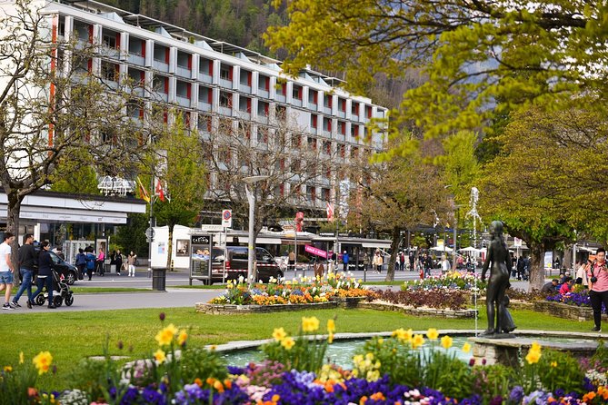 Private Trip from Geneva to the Swiss Capital - Bern & Paragliding in Interlaken - Private transport, Wi-Fi, and the guide service