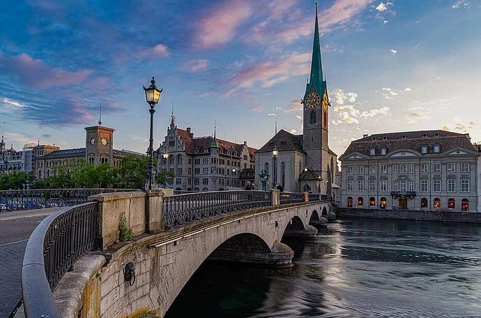 Private Walking Tour of Zurich with private official tour guide - Fraumünster Church and the question of entrance fees