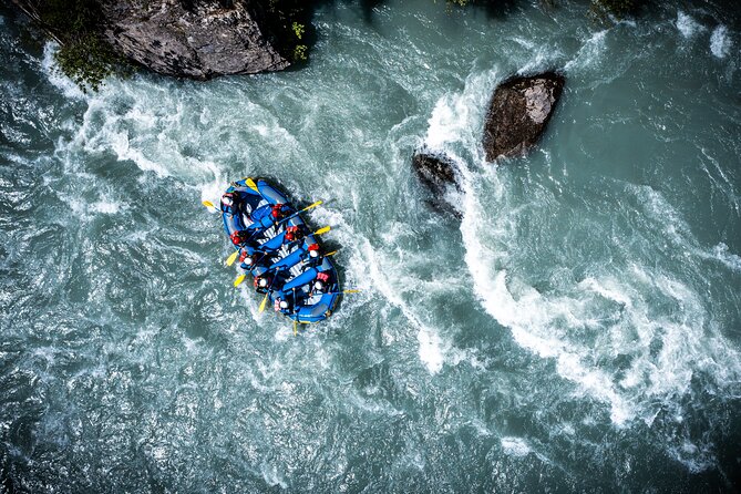 Rafting Vorderrhein in Graubünden - Getting fitted at the rafting base