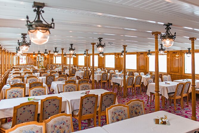 Round trip cruise from Lausanne to Chillon - Who will enjoy this cruise most?