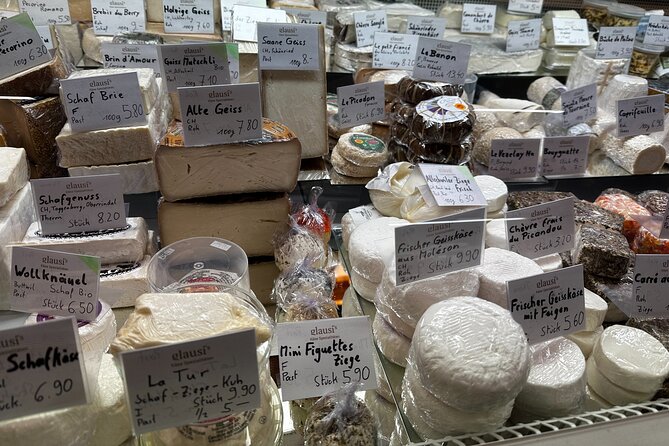 Swiss Cheese Tasting Experience | Basel - Buying cheese after the tasting