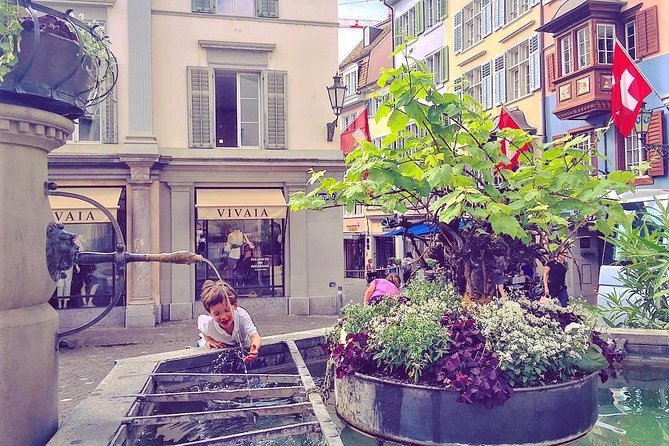 The Best of Zurich Including Panoramic Views in a Small Group Walking Tour - Lindenhof Hill, Zurich’s best central pause