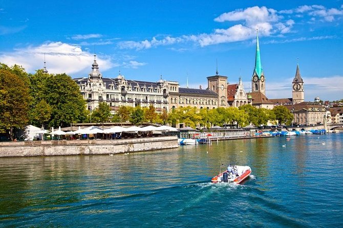 The Great Tour of Zurich by Bus and Boat - A half-day route with a useful finish