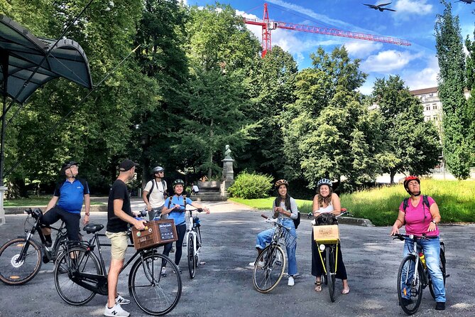 Urban Bike Tour Zurich - The riding pace, bikes, and guide