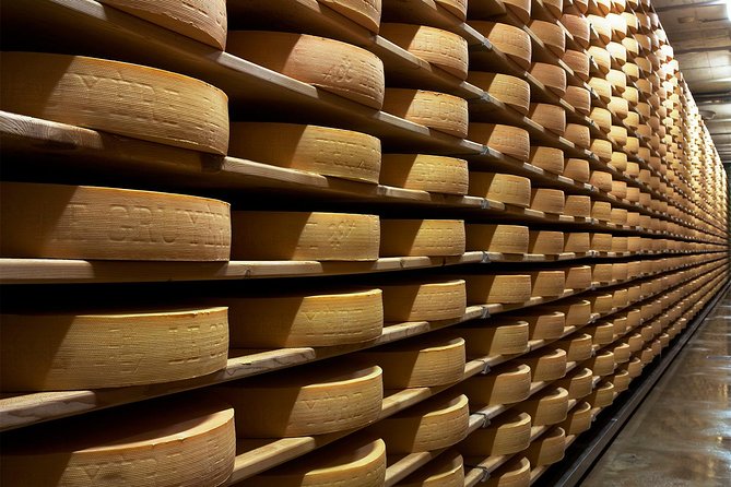 Winter Gruyères, chocolate & cheese tour from Lausanne - Why the chocolate stop earns its place