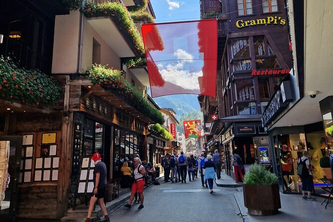Zermatt Guided Day Hike - Guides who shape the experience