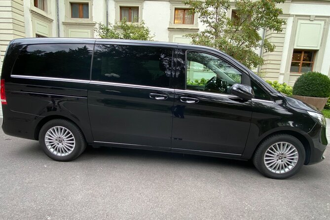 ZRH Zurich Airport to Zurich City Private Transfer–Winter Special - The 20-minute to one-hour ride into Zurich
