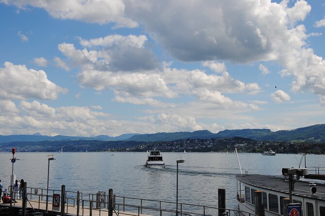 Zurich 360° City Walk Tour Including Hidden Spots - Münsterhof and the legends of Fraumünster