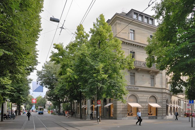 Zurich and Surroundings PRIVATE TOUR Including Panoramic Views - A private introduction to Zurich that keeps moving