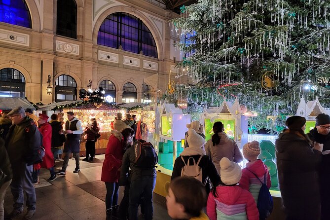 Zurich Christmas Market Tour - Werdmühleplatz and the Singing Christmas Tree