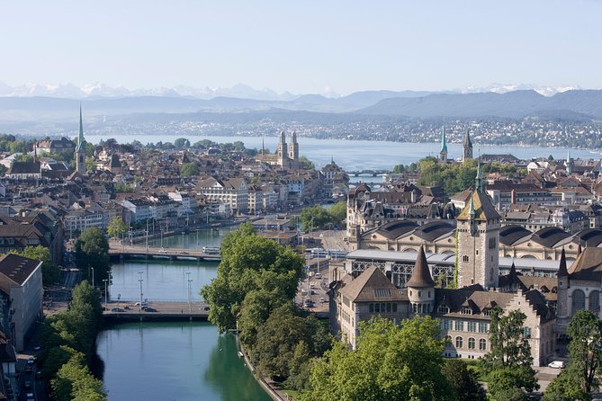 Zurich City Tour with Audio Commentary - The National Museum and the return to Sihlquai