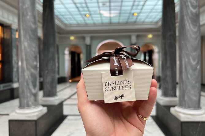 Zurich Food Tour with 10 Local Delicacies, Cheeses & Chocolates - How the guides affect the day