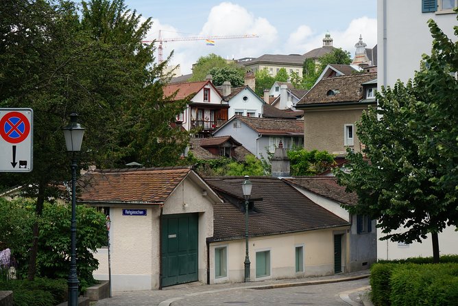 Zürich Historic District Tour - Spiegelgasse and Lenin’s Zürich address