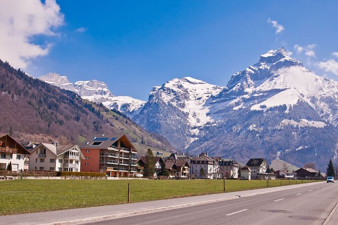 Zurich: Private Day Trip to Engelberg, Mount Titlis & Interlaken - Zurich to Engelberg, a scenic opening drive