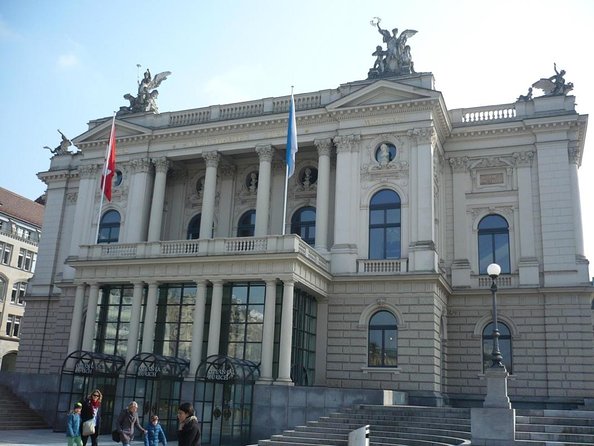 Zürich Private Walking Half-Day Trip with optional Lake Cruise - Key things to know before booking