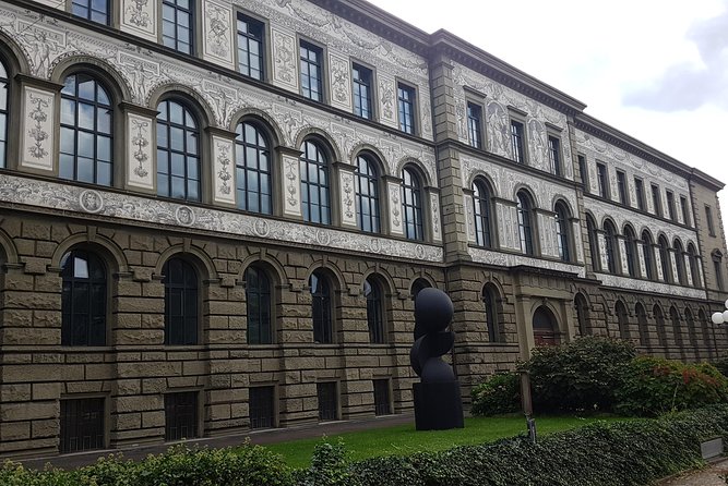 Zürich Private Walking Half-Day Trip with optional Lake Cruise - University views and transport like a local